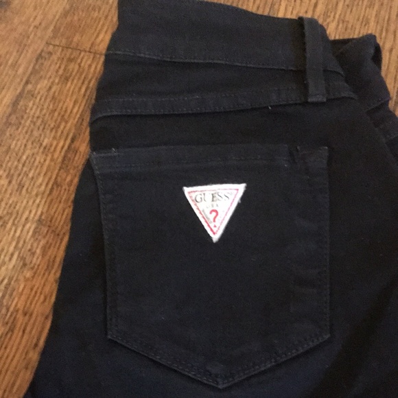 NWOT Low Rise Black Denim Crop Midi Guess Jeans - Picture 2 of 6